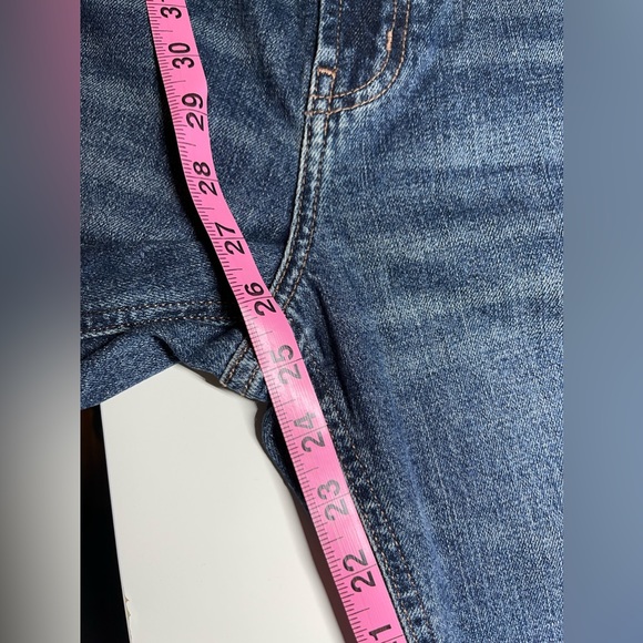 Old Navy Women's Size 2 Blue Boyfriend Mid Rise Cut Off Jeans - Picture 7 of 9